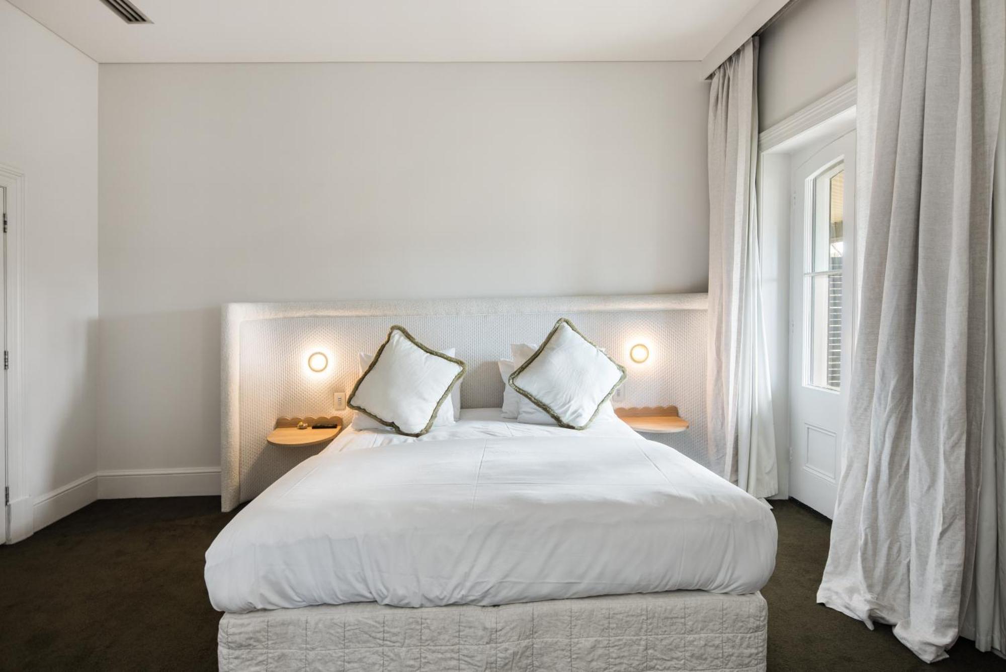 The Stirling Hotel Екстериор снимка